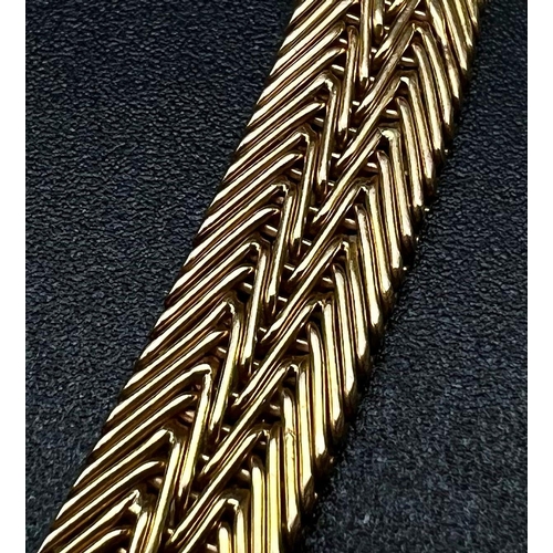 4 - A Gorgeous 18K Yellow Gold Intricate Foxtail-Link Collarette Necklace. 37cm. 38.17g