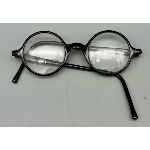 592 - A SPECTACULAR PAIR OF 1920'S JAPANESE SPECTACLES IN VERY GOOD CONDITION.