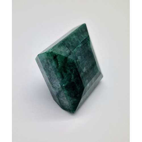 718 - A 385ct Large Faceted Brazilian Square-Step Emerald. 4 x 4cm.