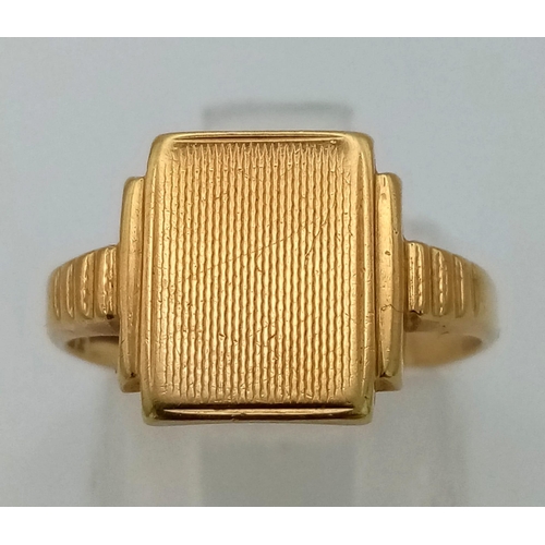 107 - 18K YELLOW GOLD VINTAGE SIGNET RING HALLMARKED BIRMINGHAM 1938 3.2G SIZE K