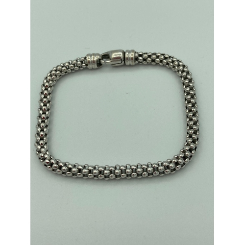 34 - 9 carat WHITE GOLD ROPE BRACELET. 10.15 grams. 19 cm.