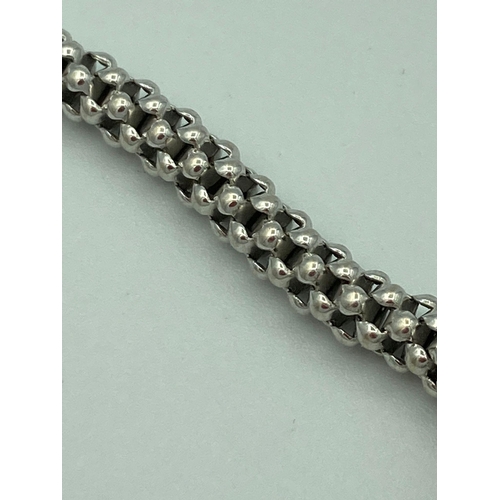 34 - 9 carat WHITE GOLD ROPE BRACELET. 10.15 grams. 19 cm.