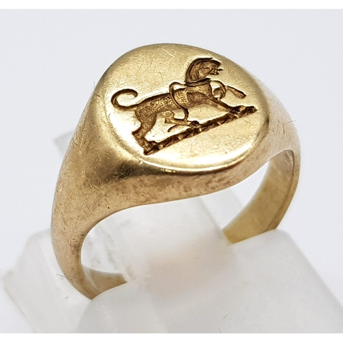 492 - 9K YELLOW GOLD WITH SEAL ENGRAVING SIGNET RING 3.5G SIZE SIZE E