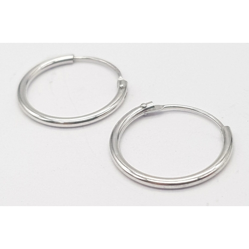 468 - 9K WHITE GOLD SLEEPER HOOP EARRINGS 0.4G