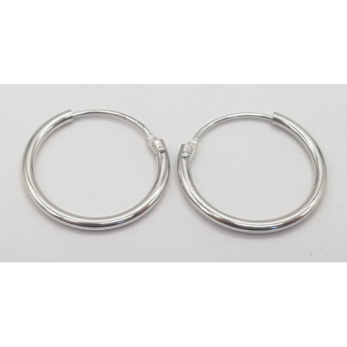 468 - 9K WHITE GOLD SLEEPER HOOP EARRINGS 0.4G