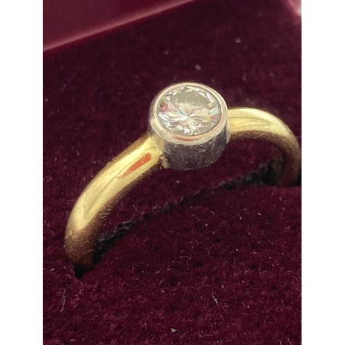 658 - 18 carat GOLD ,DIAMOND SOLITAIRE RING  Having a beautifully cut 
Clear White Diamond (0.50) set to t... 