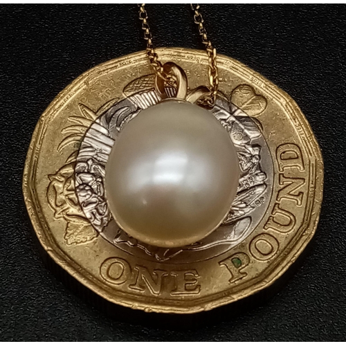 312 - An 18K Yellow Gold Necklace with Hanging Pearl Pendant.
15mm and 40cm. 2.68g total weight.