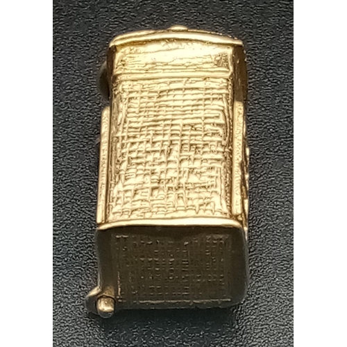 666 - 9K YELLOW GOLD LONDON TELEPHONE BOX CHARM WHICH OPENS 4.5G