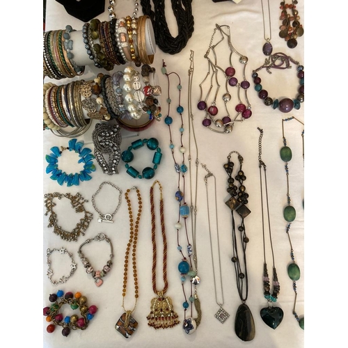 286 - Large quantity of better quality costume jewellery to include statement necklaces, Large amount of B... 