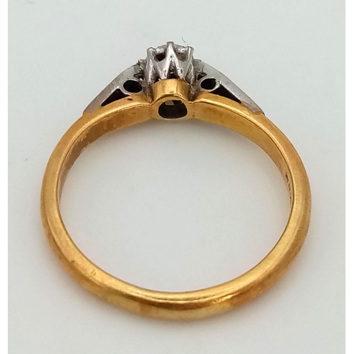 605 - An Vintage 18K Yellow Gold Diamond Solitaire Ring. Size J.
3g total weight.