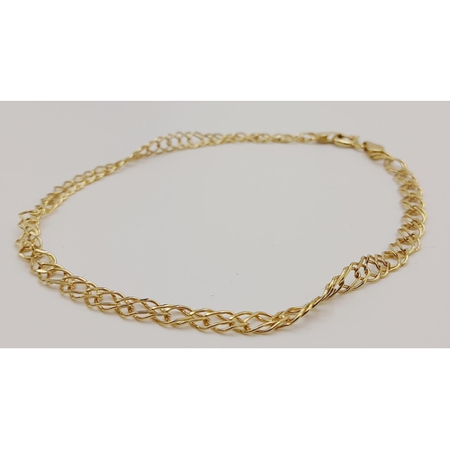 649 - A 9K Yellow Gold Delicate Link Bracelet. 20cm. 2.76g