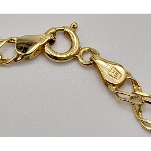 649 - A 9K Yellow Gold Delicate Link Bracelet. 20cm. 2.76g