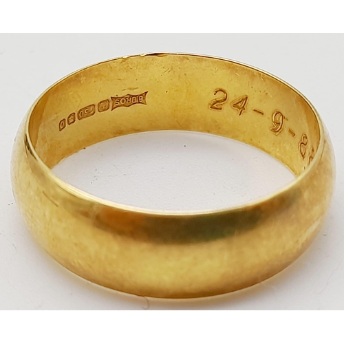 451 - A Vintage 18K Yellow Gold Band Ring. Full UK hallmarks. Size S. 7g.