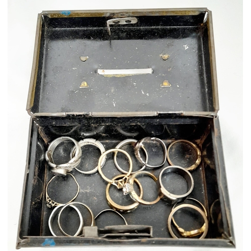 481 - A Selection of Quality Vintage Costume Jewellery and Container Items. A/F