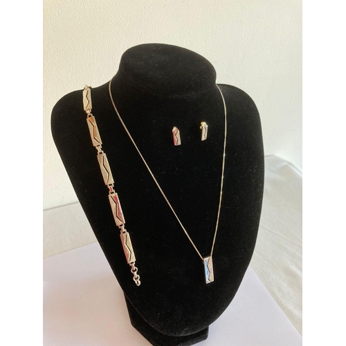 833 - Stunning Designer set of SILVER JEWELLERY Consisting of BRACELET ,NECKLACE with PENDANT and matching... 