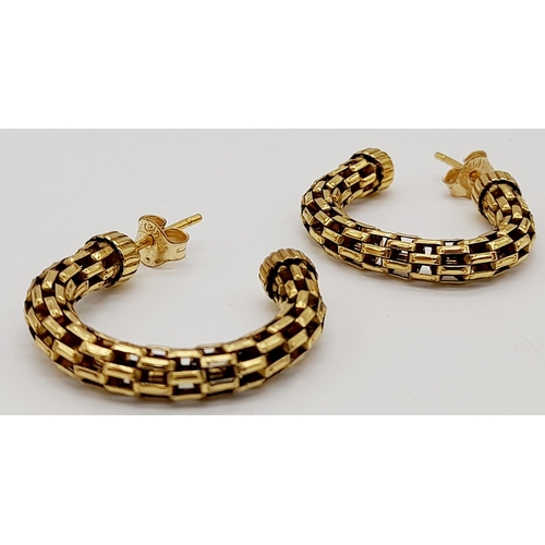 203 - A Pair of 14K Yellow Gold Intricate Link Hoop Earrings. 4.11g total weight.