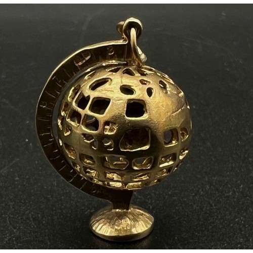 430 - 9K YELLOW GOLD SPINNING GLOBE CHARM / PENDANT 6.4G