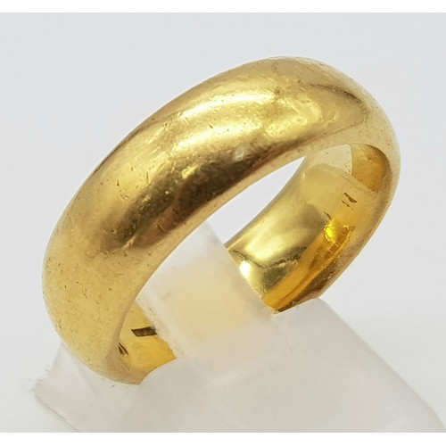 634 - A Vintage 22K Yellow Gold Heavy Band Ring. Size Q. 15.69g