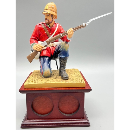 1351 - A Danbury Mint - The Defence at Rorke's Drift! Expertly crafted, hand-painted sculpture of a British... 