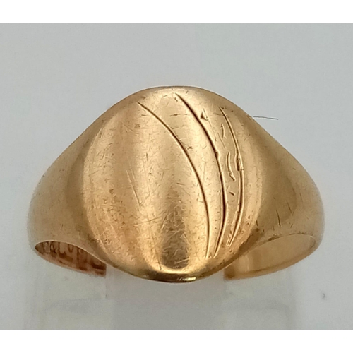 540 - A Vintage 9K Yellow Gold Child's Signet Ring. Size G. 1.15g