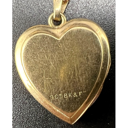 1386 - A 9K Yellow Gold Heart Locket Pendant on a 9K Yellow Gold Prince of Wales Link Necklace. 25mm and 50... 