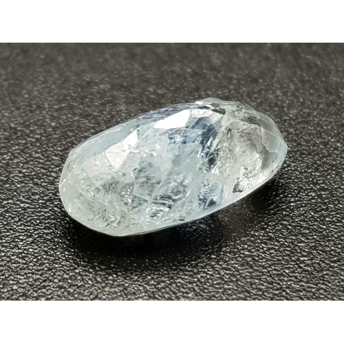 1372 - A Sri Lankan. 3.15 Ct Natural Blue Sapphire. Blue. Oval Cut. Comes with GLI Certificate.