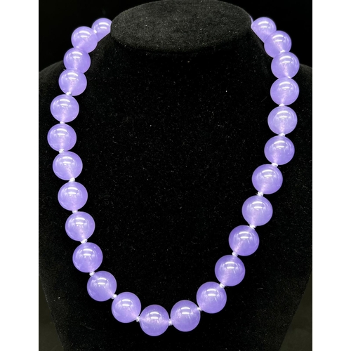 1519 - A Lavender Jade Large Bead Necklace. 44cm. 12mm beads.