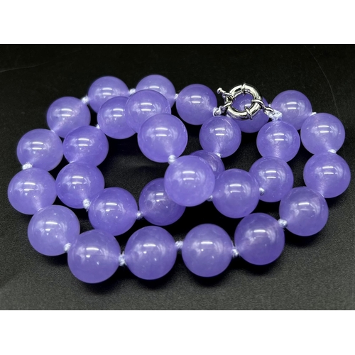 1519 - A Lavender Jade Large Bead Necklace. 44cm. 12mm beads.