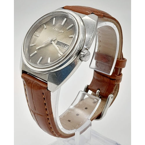 1245 - A Vintage Citizen Automatic Gents Watch. Brown leather strap. Stainless steel case - 37mm. Silver-Br... 