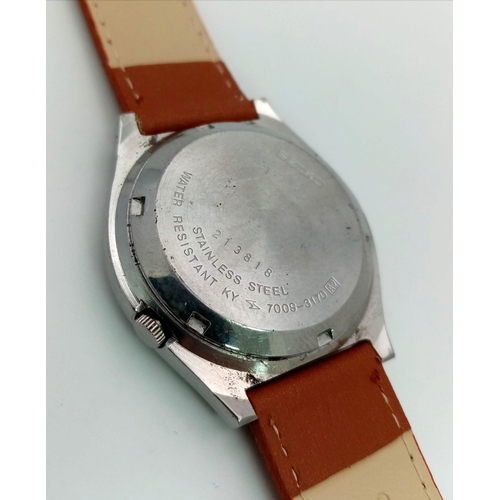 1252 - A Vintage Seiko 21 Jewel Automatic Gents Watch. Brown leather strap. Stainless steel case - 37mm. Si... 