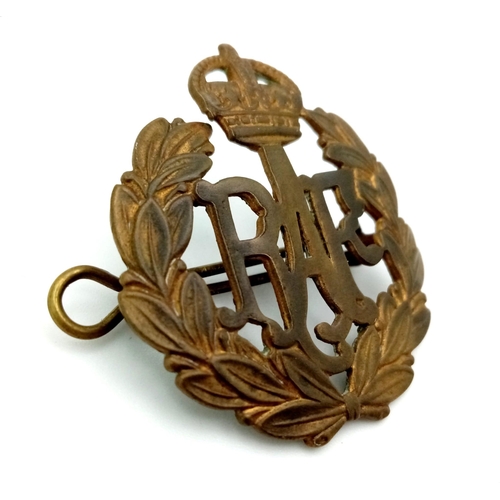 1273 - A Vintage RAF Cap Badge.