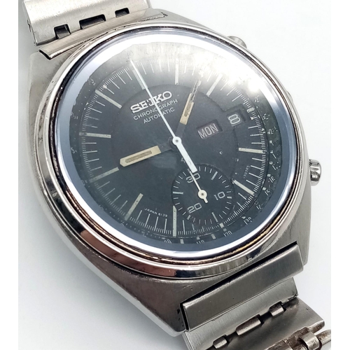 367 - A Vintage Seiko Chronograph Automatic 610078 Gents Watch. Stainless steel strap and case - 39mm. Bla... 