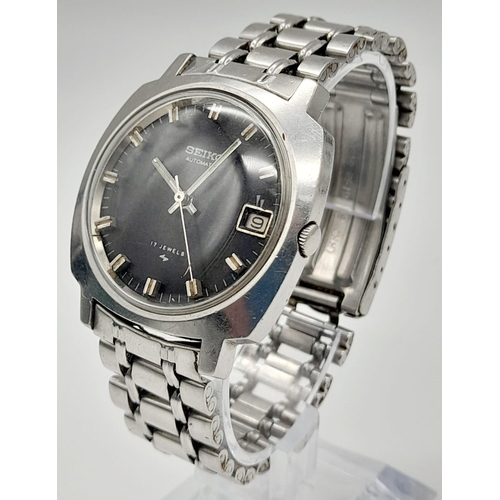 840 - A Vintage Seiko Automatic 405103 Gents Watch. Stainless steel strap and case - 36mm. Black dial with... 