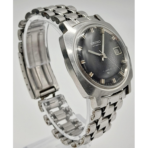 840 - A Vintage Seiko Automatic 405103 Gents Watch. Stainless steel strap and case - 36mm. Black dial with... 