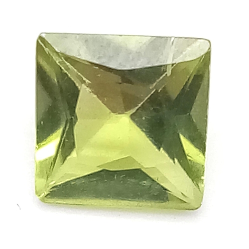 1772 - A 0.85Ct Natural Faceted Peridot in a Square Shape. Come with the GLI Certified