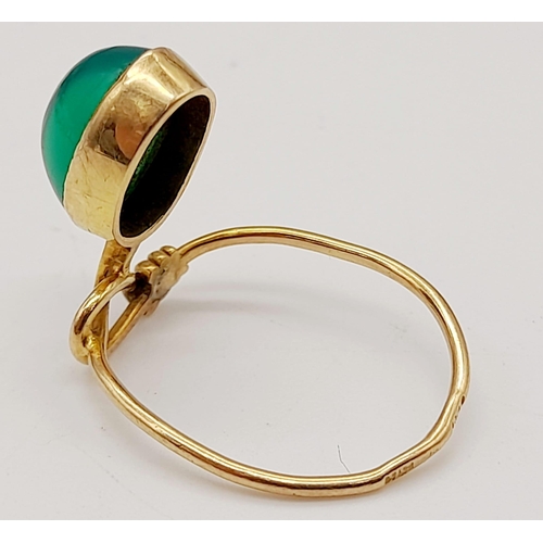 436 - A 14k Gold Russian Jade Cabochon Ring. Size I 1/2. 1.67g total weight.