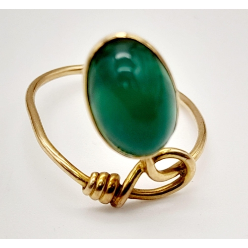 436 - A 14k Gold Russian Jade Cabochon Ring. Size I 1/2. 1.67g total weight.