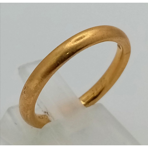 162 - A 22K Yellow Gold Band Ring. Size O. 4.65g