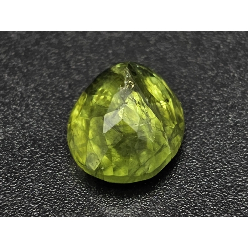 890 - A 5.80ct Natural Pakistan Peridot. Oval Cut.