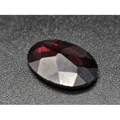 1211 - A 4.55 Ct Natural Faceted Pyrope Garnet, in an Oval mixed Shape. Comes with the IGL&I Certificate