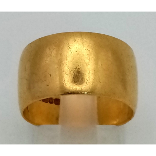 59 - A Vintage 22K Gold Band Ring. Size O. 9.24g.