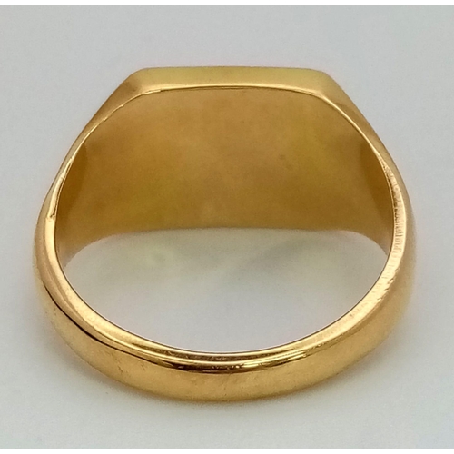 237 - A Vintage 18K Gold Signet Ring. Full UK Hallmarks. Size Q. 10.5g