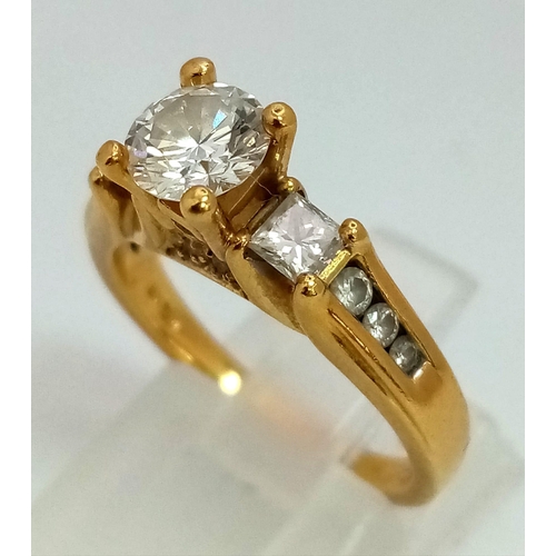 240 - An 18K Yellow Gold Diamond Ring. 0.71ct round brilliant cut diamond with VS2 clarity and G colour gr... 