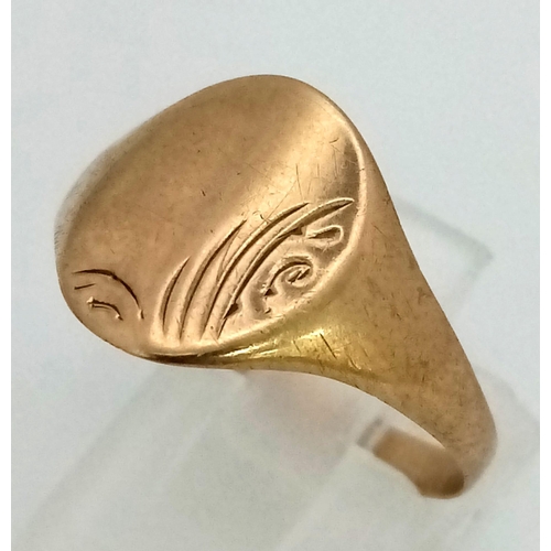 457 - A Vintage 9K Yellow Gold Signet Ring. Size V. 2.4g.