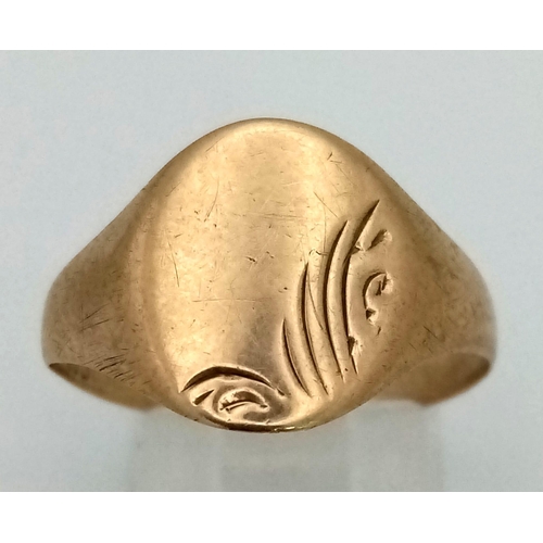 457 - A Vintage 9K Yellow Gold Signet Ring. Size V. 2.4g.