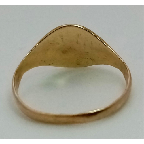 839 - A Vintage 9K Yellow Gold Small Signet Ring. Size H. 1.05g