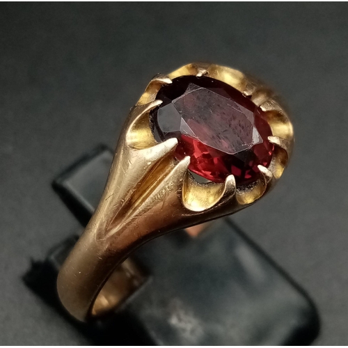 218 - A Vintage 9K Rose Gold Garnet Ring. A beautiful 2ct faceted central garnet in a claw setting. Size W... 