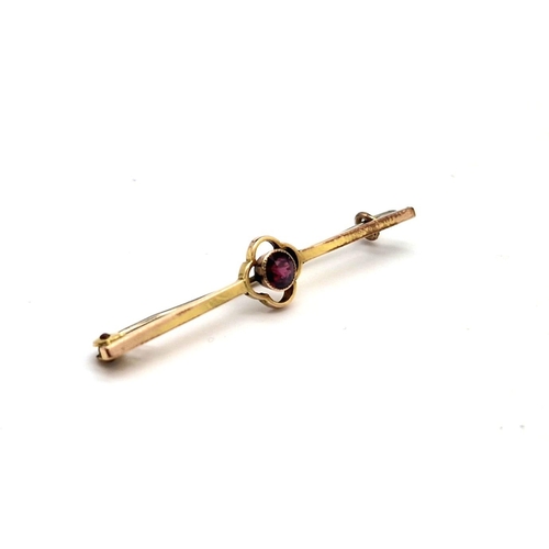 1025 - Vintage 9 Carat Yellow Gold and Ruby Bar Brooch 4cm Length 1.92 Grams.