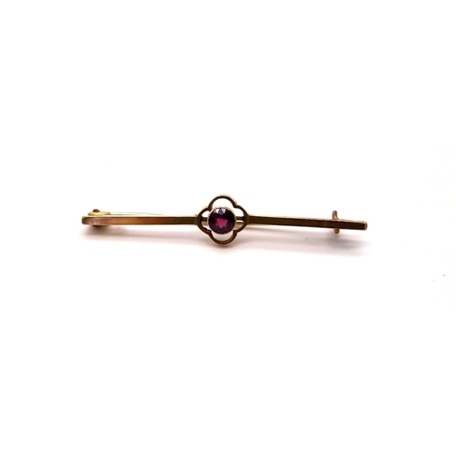 1025 - Vintage 9 Carat Yellow Gold and Ruby Bar Brooch 4cm Length 1.92 Grams.