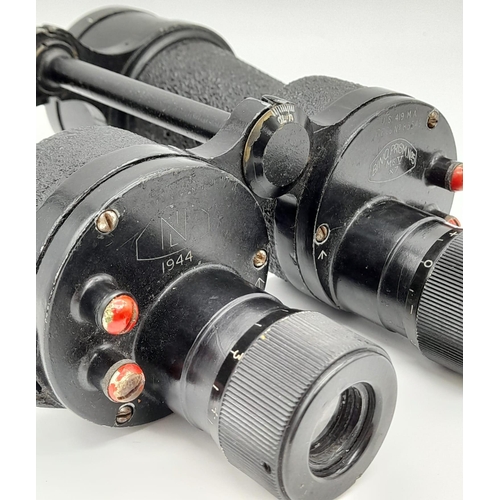 425 - 1944 Dated British Royal Naval Anti Submarine Binoculars. The prisms could do with a clean and
there... 